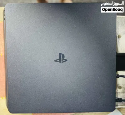 PS4 slim مستعمله للبيع بحاله الوكاله 3
