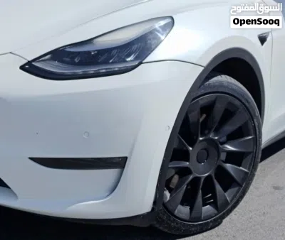 Tesla Model Y Long Range 3