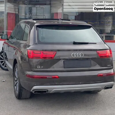 Audi Q7 SQ7 4