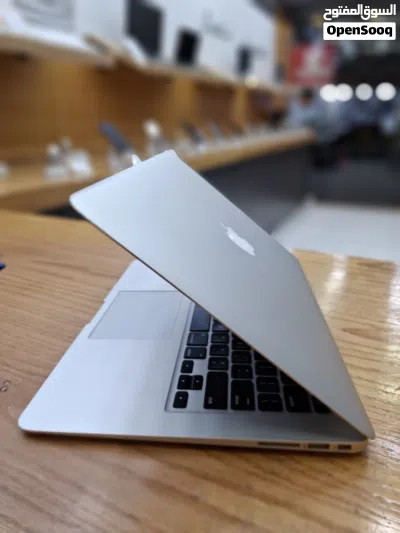 Apple MacBook Air core i5 Dual-Core 4GB RAM 128GB SSD 13"Disply 3