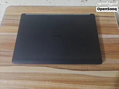 Dell Precision 7720 Intel Xeon E3-1505M RAM.16 GB SSD.256GB NVIDIA P5000 16GB 2