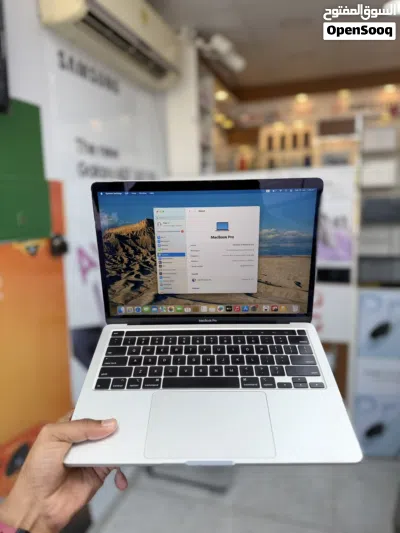 Apple MacBook Pro 256GB SSD 8GB RAM/ Two thunderbolt 3 ports 13- inch 2