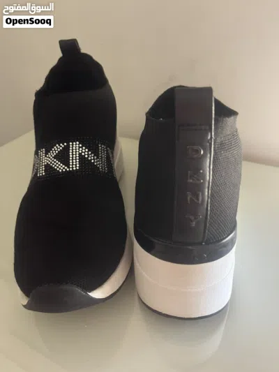 شوز DKNY اوريجينال مستعمل بحالة ممتازة نمرة 41 متوفر خدمة توصيل 2