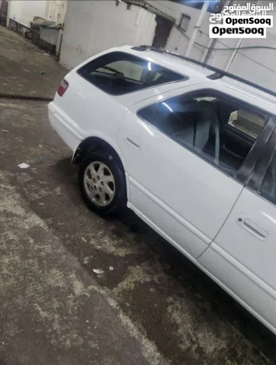 Toyota Camry LE 4
