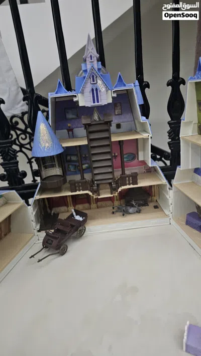 frozen castle with accessories 2