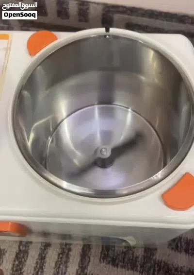 Dough kneading machine 4