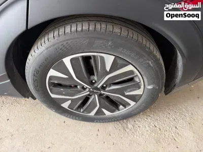 كوشوك كومهو كهرباء EV و جنط كيا EV6 2023 مقاس 19 إنش اصلي كوري صنف ويند بحالة الوكالة بدون اي عيوب 2