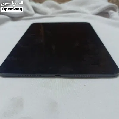 ipad pro M4 256GB بحالة ممتازه كفالة شركة أبل فعاله لتاريخ 11/08/2026 3