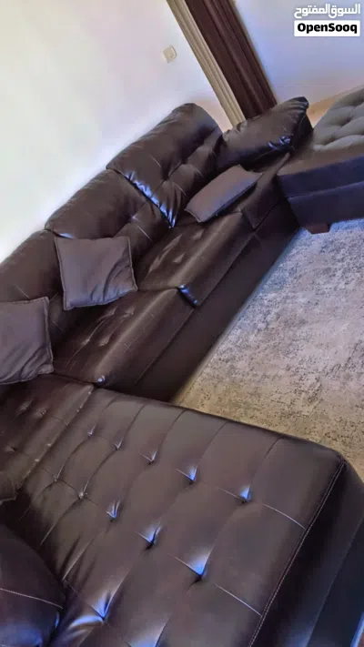 طقم كنب جلد Ashley Home للبيع المستعجل بسبب السفر 2