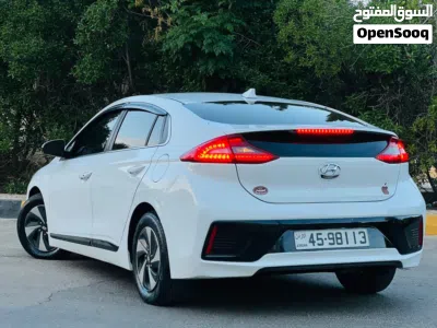 Hyundai Ioniq Standard 4