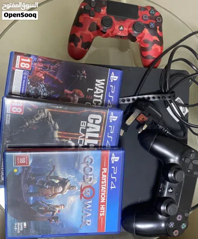 PS4 ما تشتكي من شي في حاله ممتازه مع ثلاث سيديات ب65ريال 2