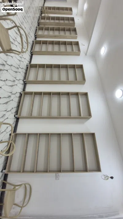 فاترينات و طاولات و كراسي مستعمل قليل جدا جدا 3 اشهر فقط 2