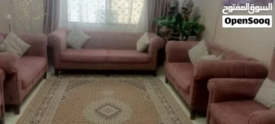 طقم كنب للبيع 9 مقاعد بحالة الوكالة شبه جديد 3