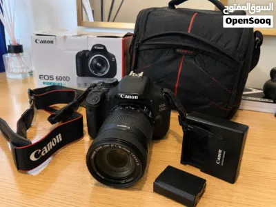 للبيع كاميرا Canon EOS 600D الأصلية وكامل الملحقات 2