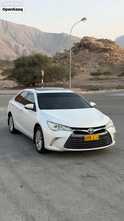 Toyota Camry XLE 4