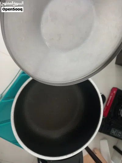 Cooking Pots with free Stainless Steel Colander 3