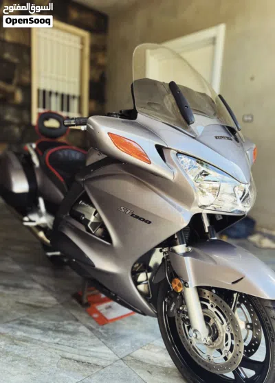 Honda ST1300 2