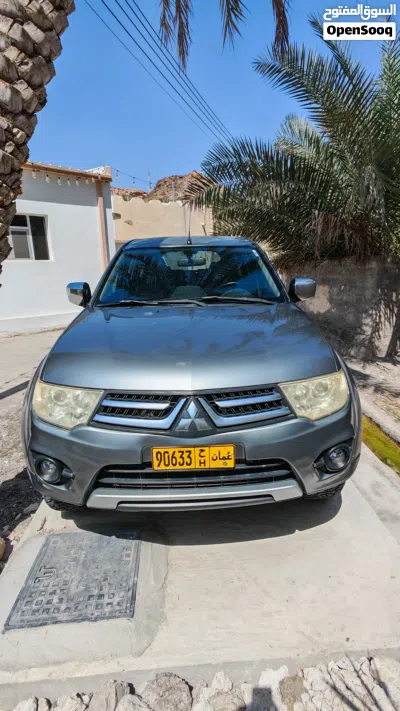 Mitsubishi Pajero Standard 2