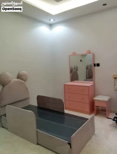طقم سرير كامل للبيع بحالة ممتازة 4