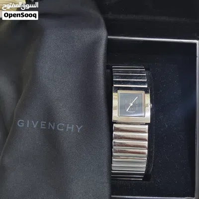 Givenchy Blue Stainless Steel Apsaras Women's Wristwatch 23mm 2