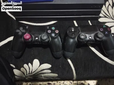 مستعمل PS4 Pro مع يدتين اصليات وسيدين 2