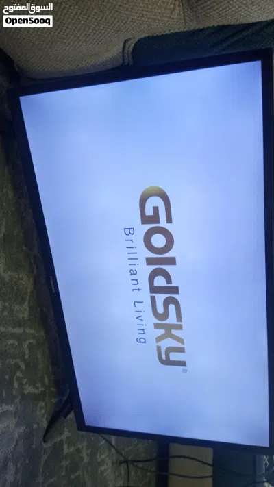 شاشة تلفزيون 32 بوصة Gold sky عادي مو سمارت مستعمل حالة ممتازة مع ريموت 2