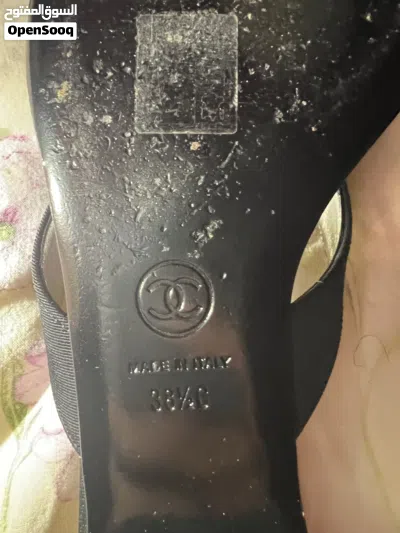 صندل شانيل كاميليا ساتان أسود أصلي مع العلبة - مقاس 38.5 Original Chanel Sandal 4