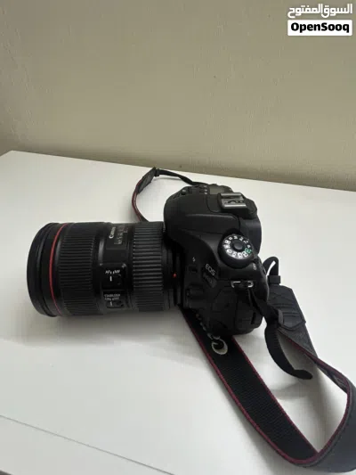 Camera canon EOS 80 D with lens 24-105 With camera Bag 2
