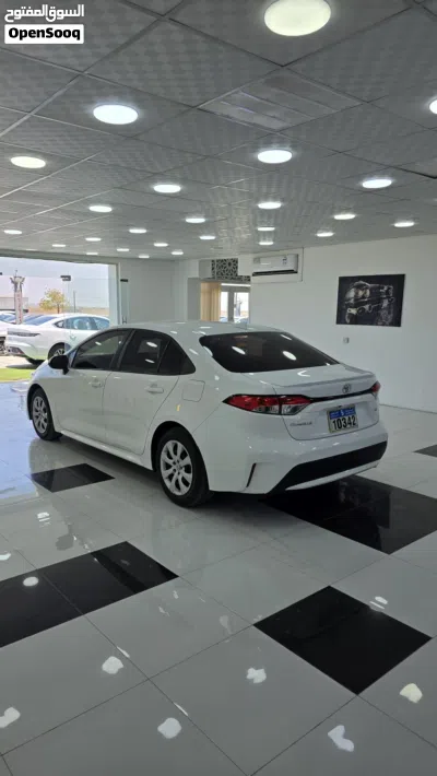 Toyota Camry LE 4
