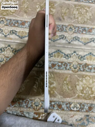 ايباد ابرو12.9 الجيل السادس m2 قيقا256 نضيف مو مبدل شي 3