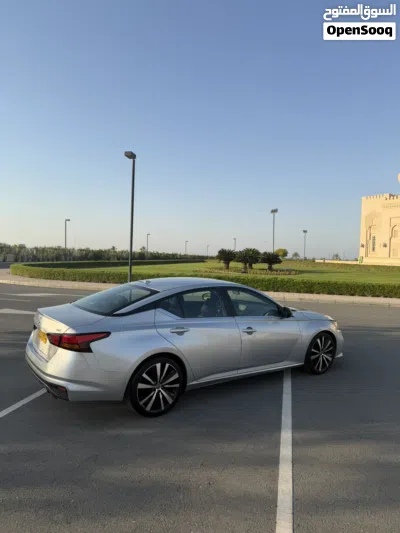 Nissan Altima SR 3