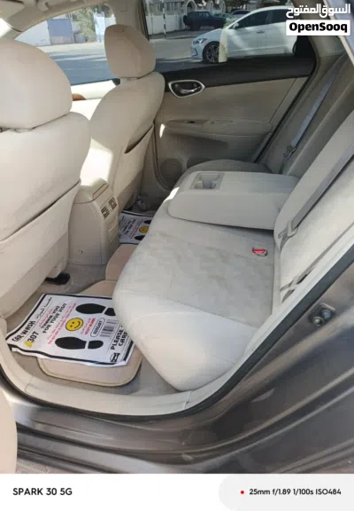 Nissan Sentra GXE 4