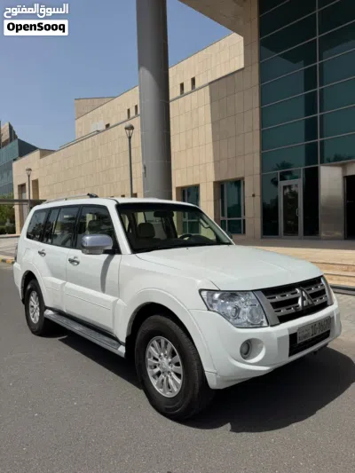 Mitsubishi Pajero GLX 2