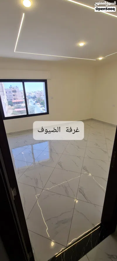 شقة جديدة 146م مع بلكونة واسعة، موقع هادئ وقريب من الاسواق، من المالك مباشرة 2