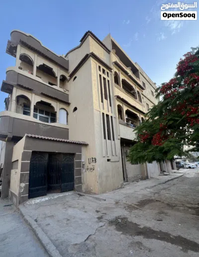 عماره تحتوى على 7 شقق 4