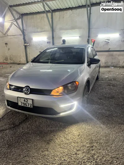 Volkswagen Golf E-Golf 2