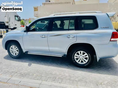 Toyota Land Cruiser GXR 4