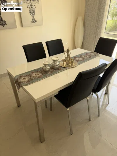 طاولة طعام اون ابيض (الكراسي هديه مع الطاولة) 2