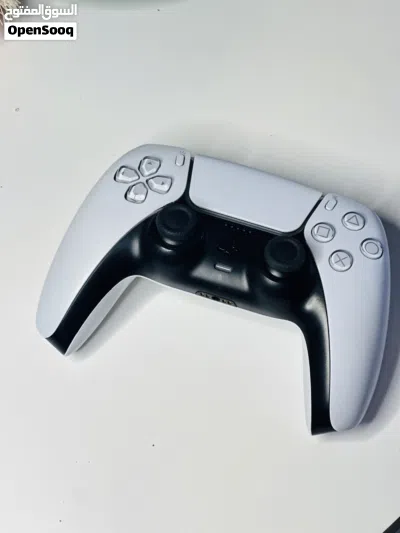يد PS5 اصلية 4