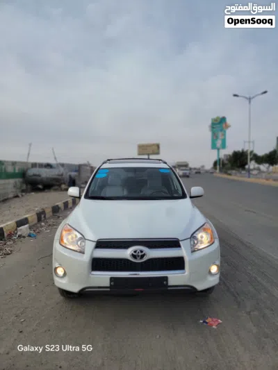 Toyota RAV 4 Limited 3