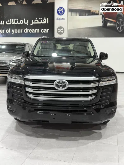 Toyota Land Cruiser GXR 2