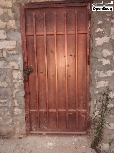 باب حديد مستعمل نظيف 3