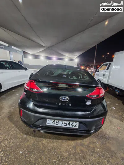 Hyundai Ioniq Standard 3