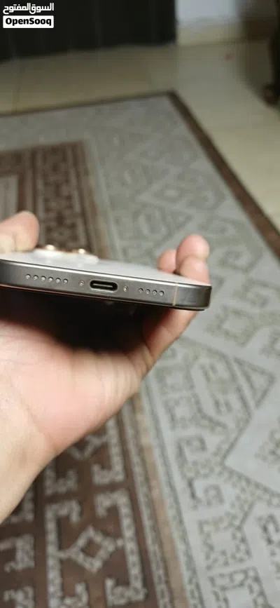 ايفون 16 برو ماكس بسعر نااااار 4