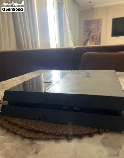 سوني فور بحالة جيدة ومايني كرفت مجاناً 2