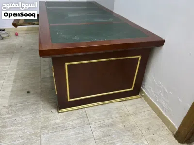 مكتب خشب فخم للبيع بسعر خيالي 4