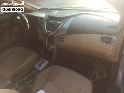 Hyundai Elantra Limited 3