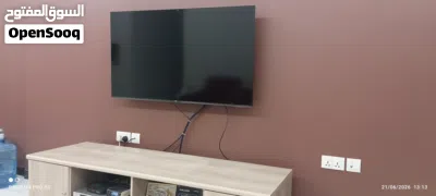 TCL Google SmartTV 55, with original box, plus wall mount and stand. Imaculate condition. very good 4