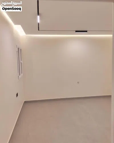 شقة لإيجار فينيسيا 4