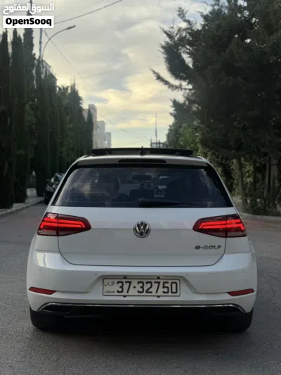 Volkswagen Golf E-Golf 3